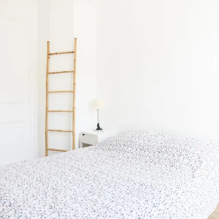 Apartment Haussmann-style With Balcony - Republic Paris
